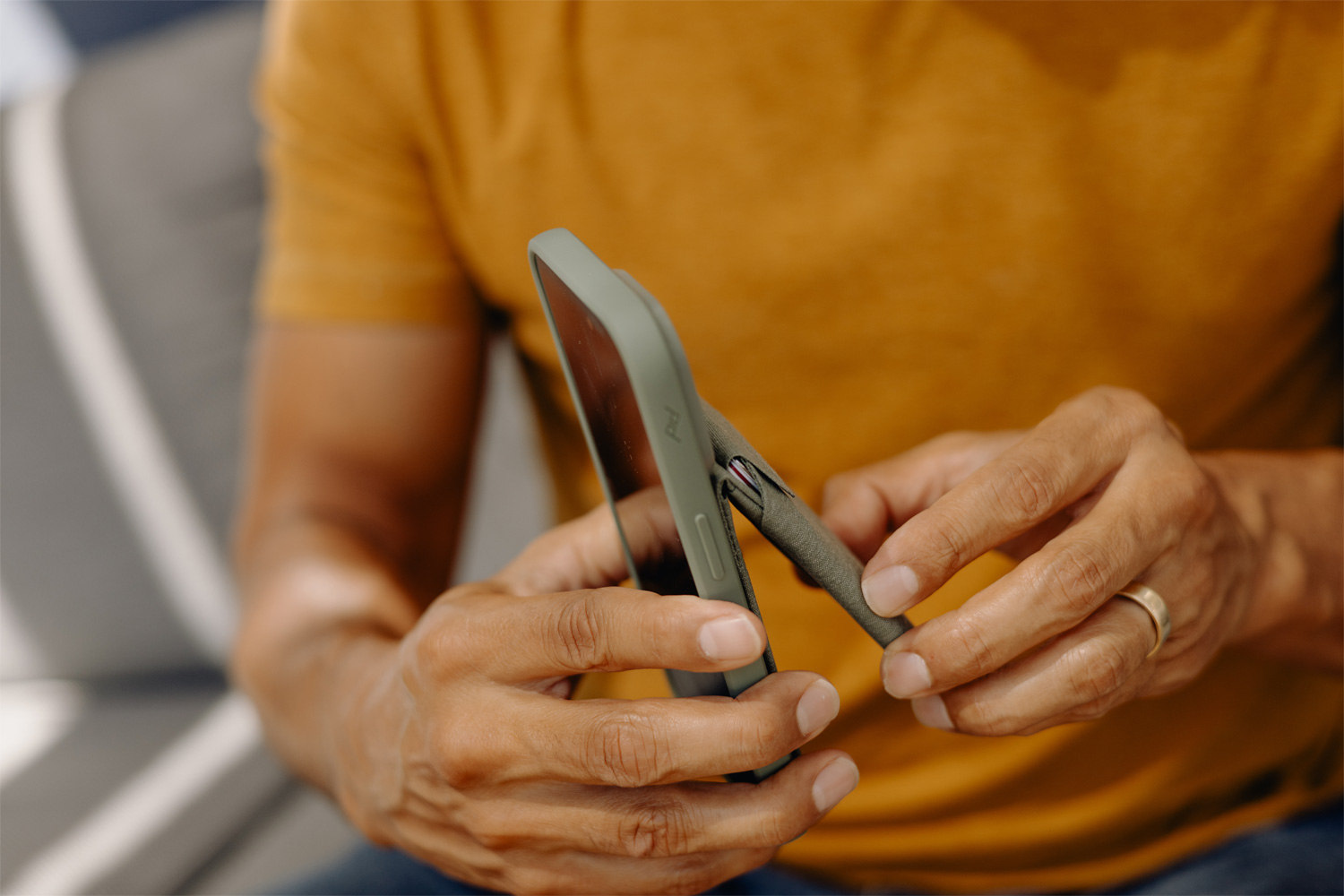 Peak Design Mobile Wallet Stand