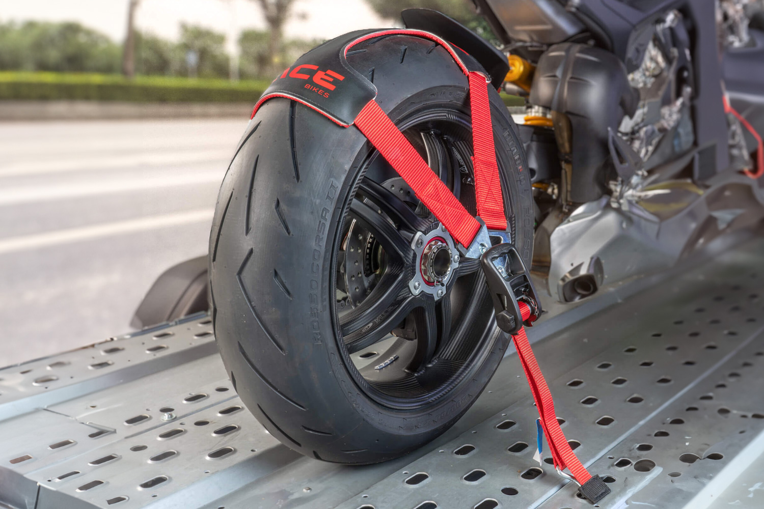 Acebikes TyreFix® Pro transport and lashing system
