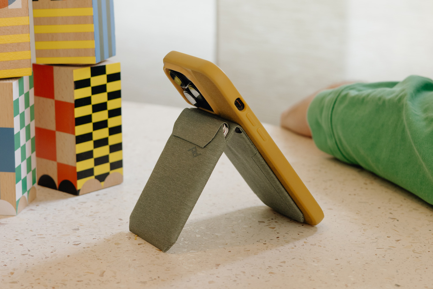 Peak Design Mobile Wallet Stand